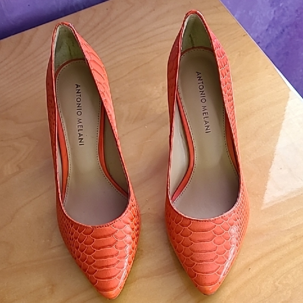 ANTONIO MELANI Coral Textured Heels